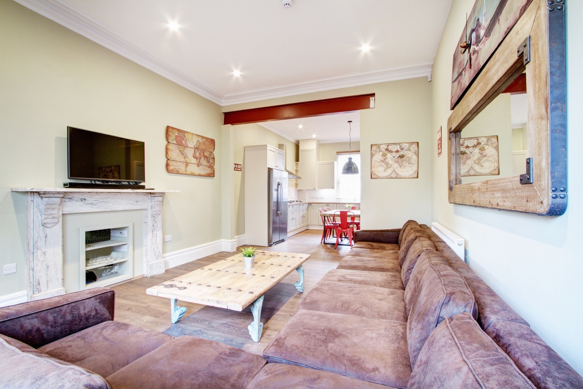 Living Room Nottingham flat 2, 28 waterloo road | 7 bedroom nottingham student house Living Room Nottingham flat 2, 28 waterloo road | 7 bedroom nottingham student house