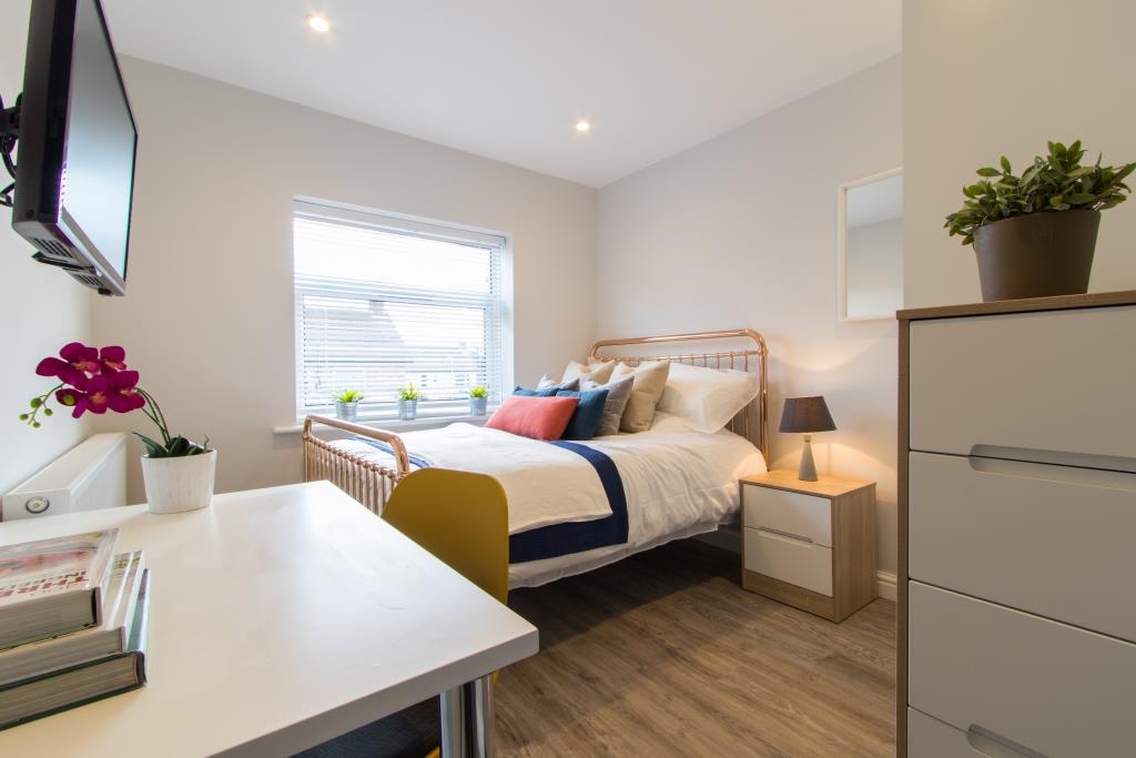 38 Kingswood Road 6 Bedroom Student House Manchester Student Cribs