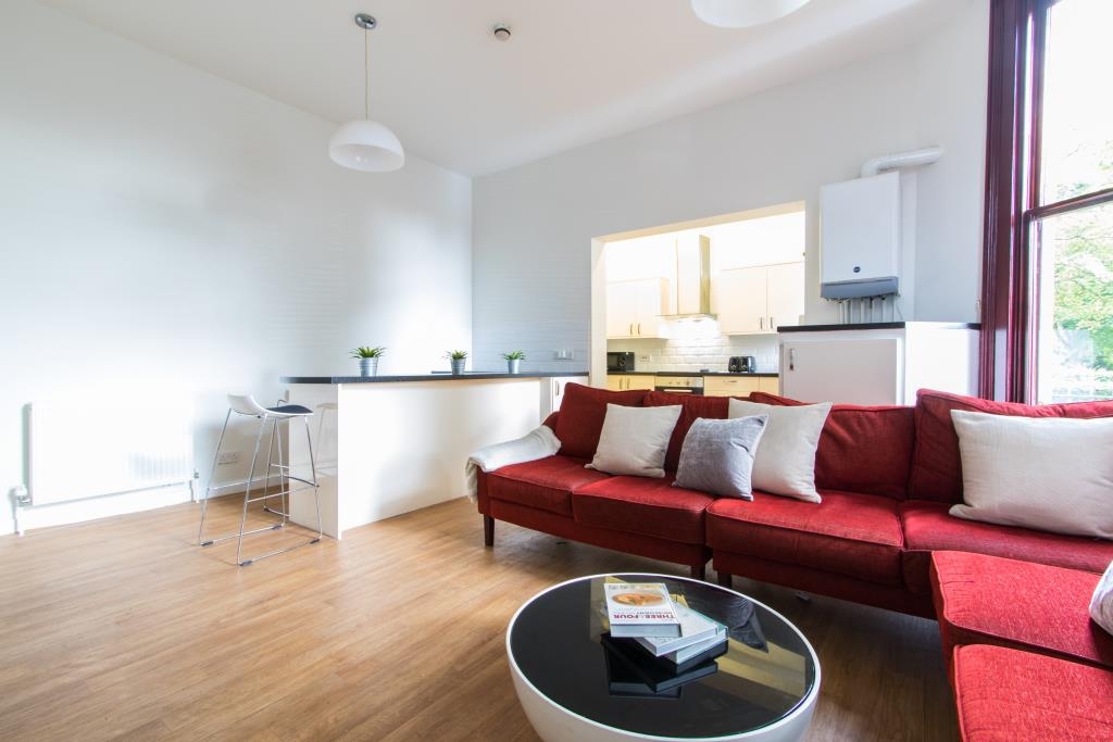 Flat 2, 17 Ladybarn Road