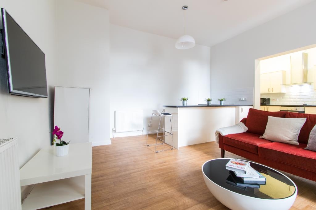 Flat 2, 17 Ladybarn Road
