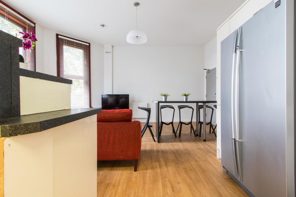 Flat 3, 17 Ladybarn Road