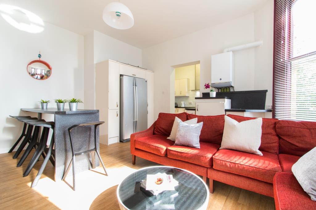 Flat 3, 17 Ladybarn Road