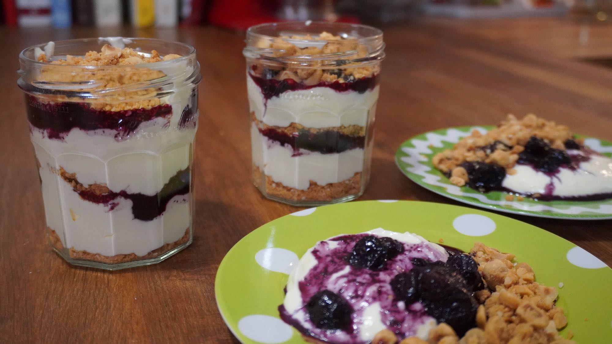 Blueberry Cheesecake: hipster jar style, no-bake + gluten-free