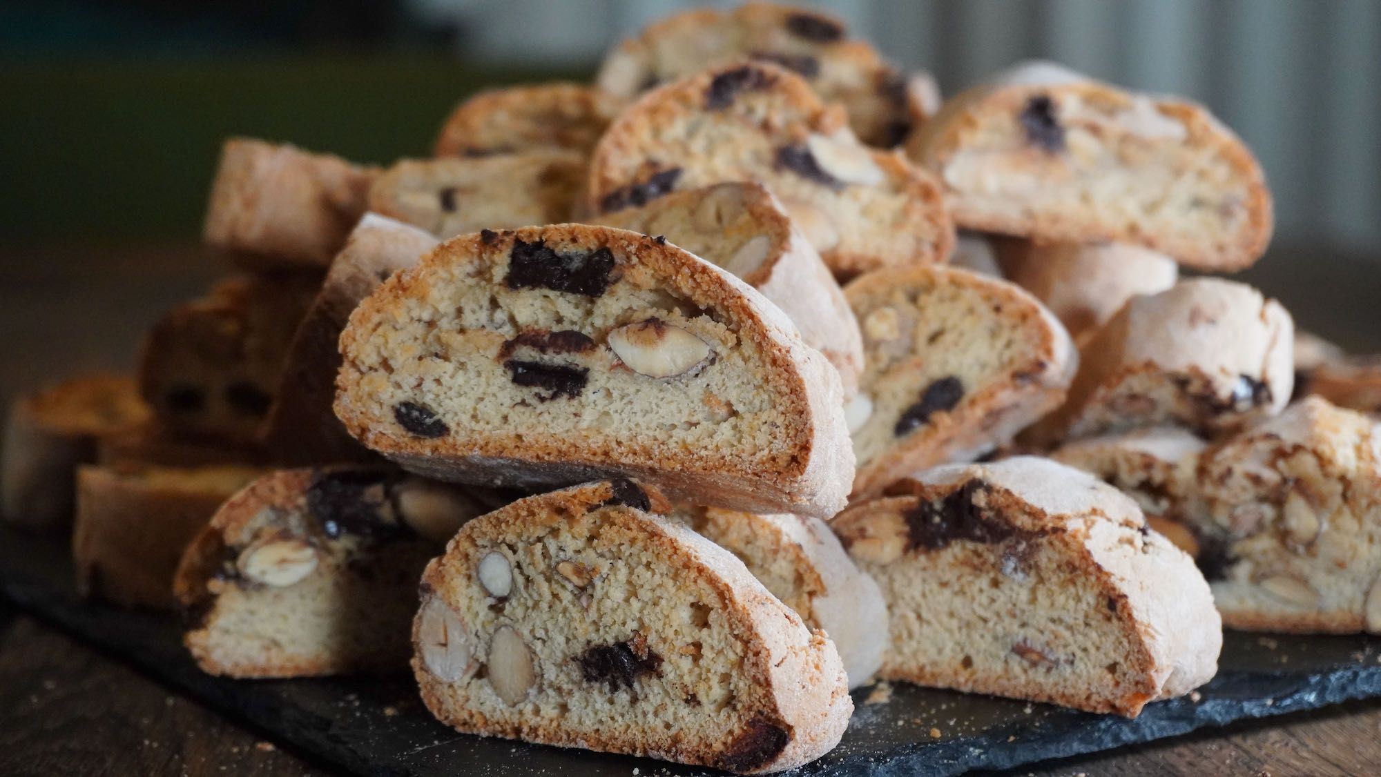 How to Make Easy Spelt Biscotti with chocolate