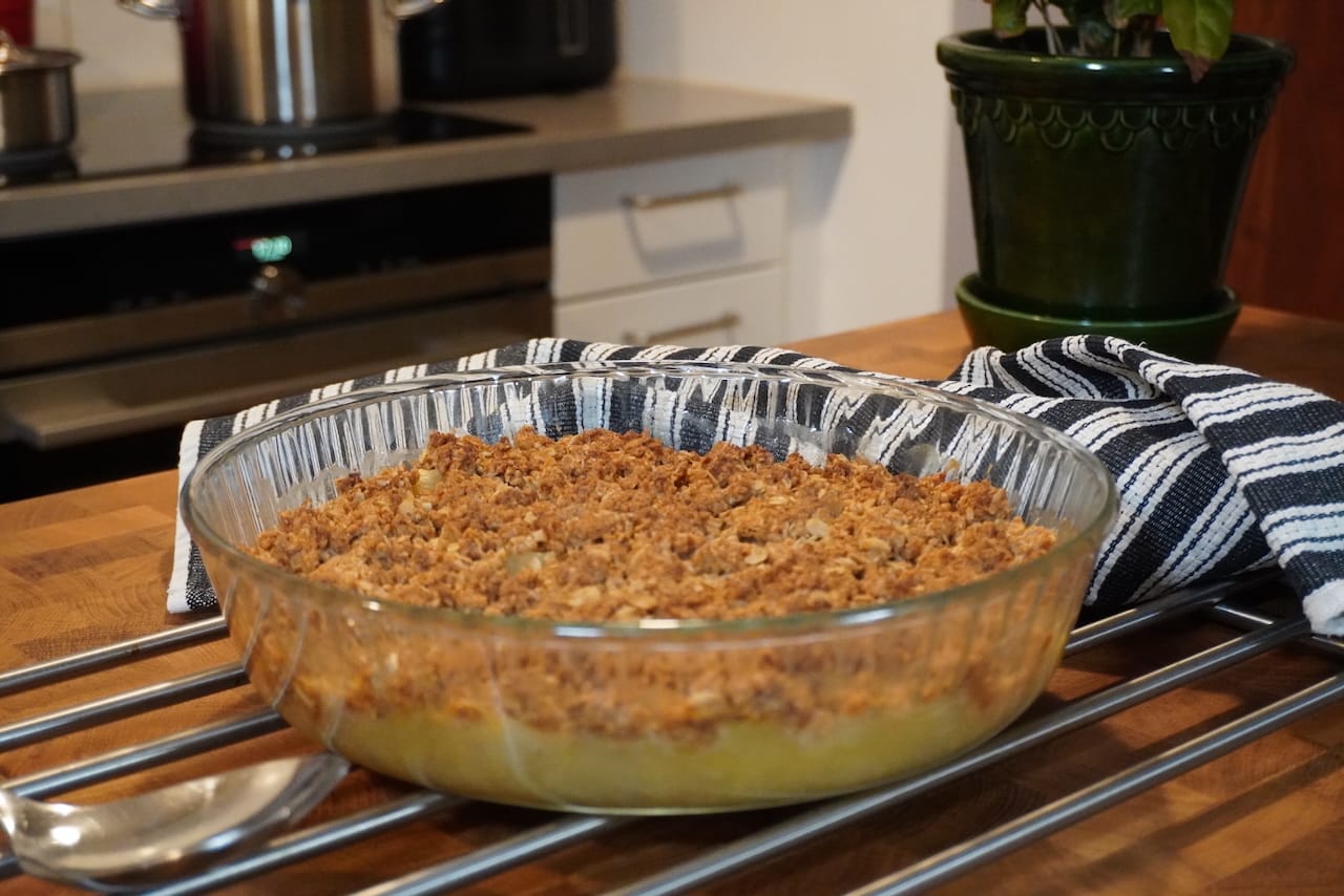 Crunchy Oat Apple Crumble (or Apple Crisp)