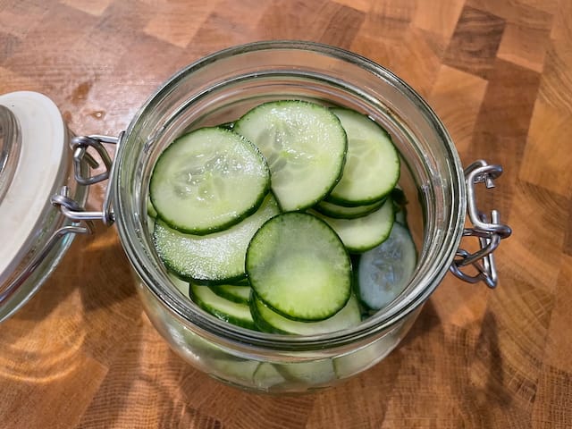 Easy pickled cucumber for salad and burgers