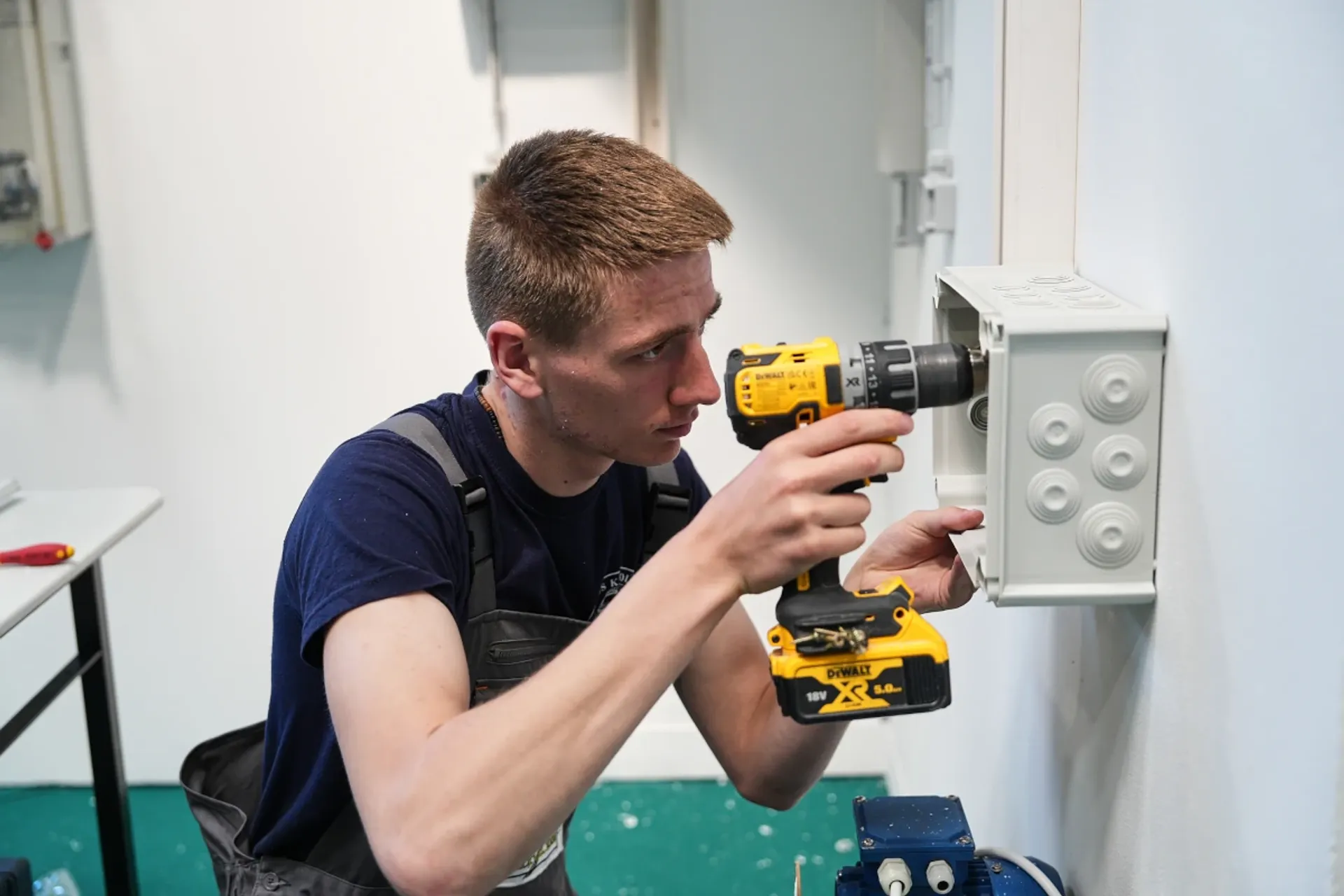 Villanyszerelő - Villamos készülék és berendezés szakmairány