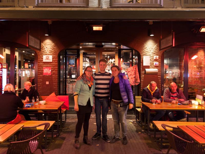 reserveer een tafel bij restaurant h32, café met keuken in oss