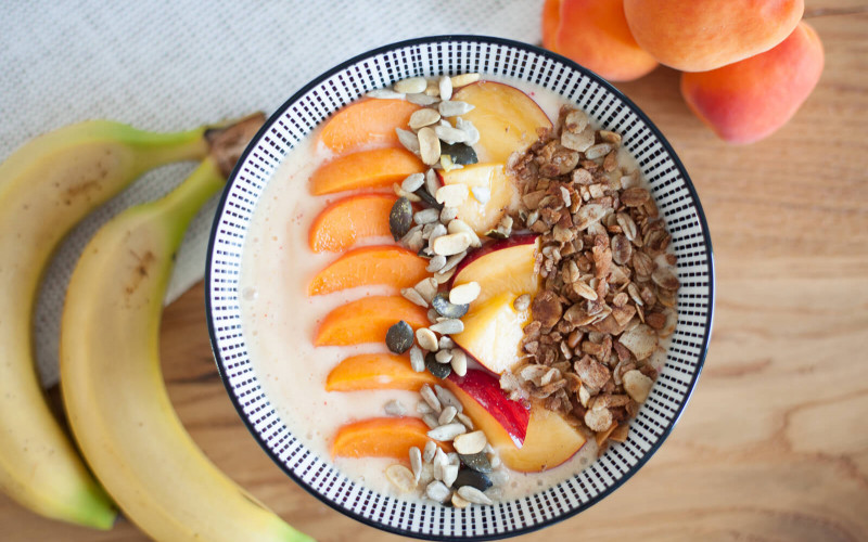 Morning cool down: frozen Smoothie-Bowl
