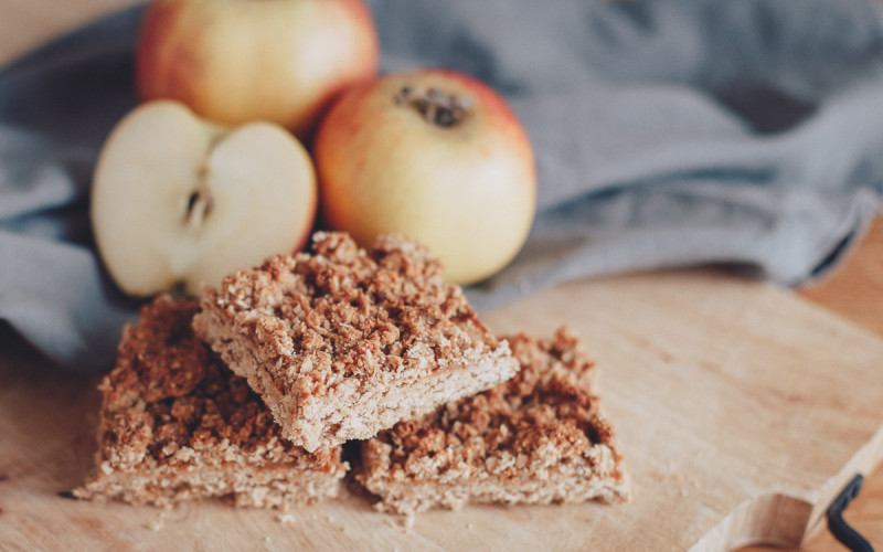 Goodbye Hafer- und Bananenblues: hier kommt der Apfel-Hafer-Streuselkuchen!