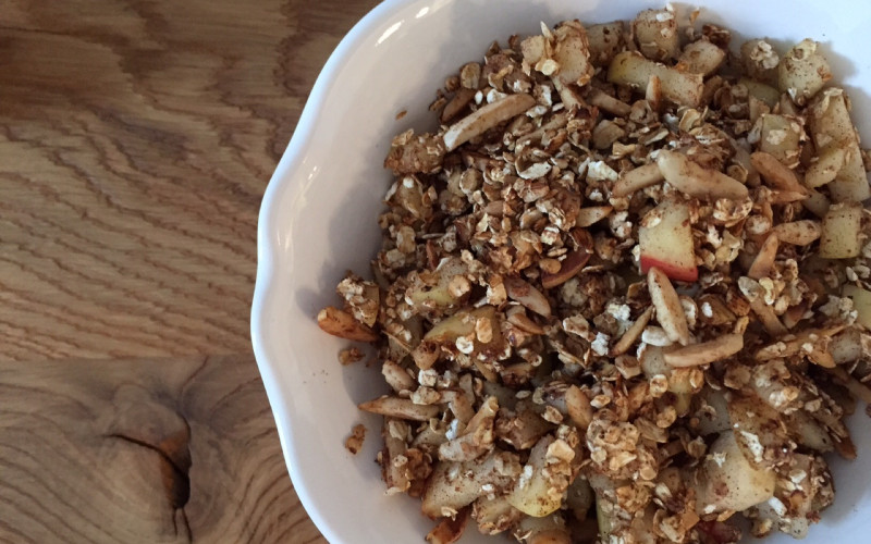 Rezept-Tipp: winterliches Apfel-Mandel-Müsli