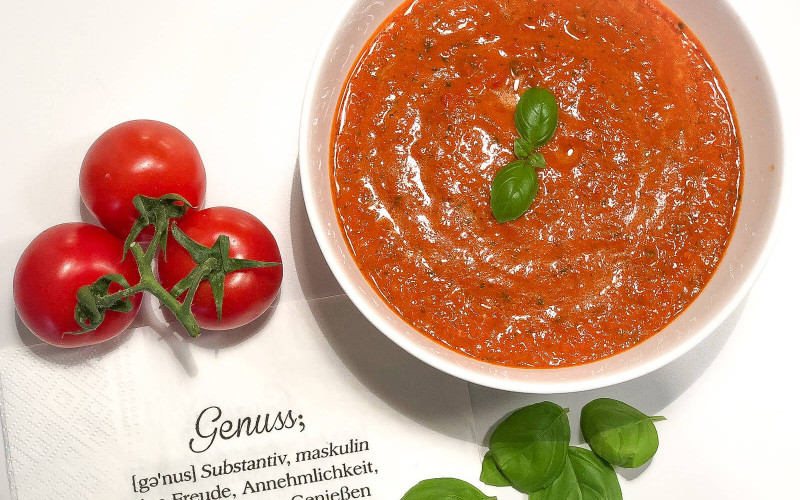 Gaumenschmeichler: geröstete Tomaten-Paprika-Suppe