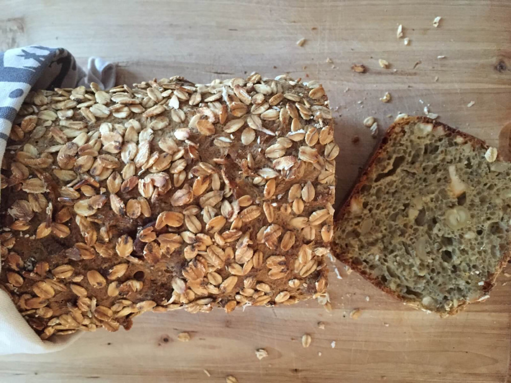 Schnelles Dinkelvollkornbrot mit Zugabe