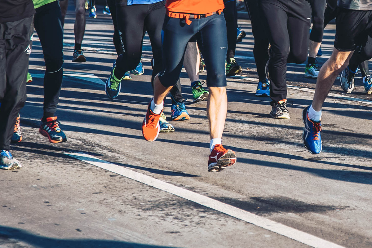 running-1944798_LR_1600x800px.jpg
