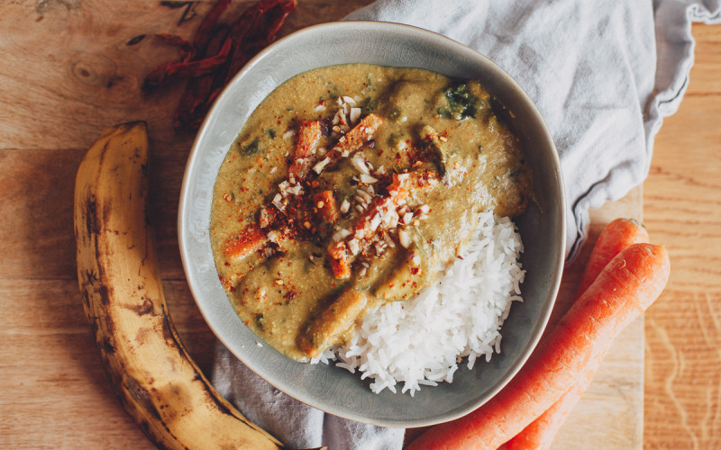 Würziges Bananen-Macadamia-Curry