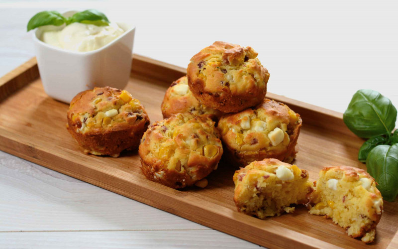 Herzhafte Maismuffins