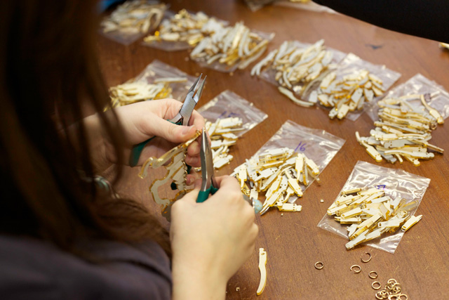 How It's Made: Tatty Devine Dinosaur GIANT Necklace