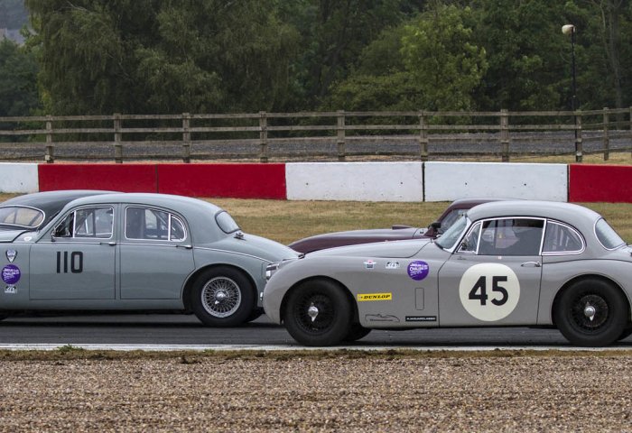 Rob Pinchbeck Picks His Way Past Stranded Cars Rg Rob Pinchbeck Picks His Way Past Stranded Cars Rg