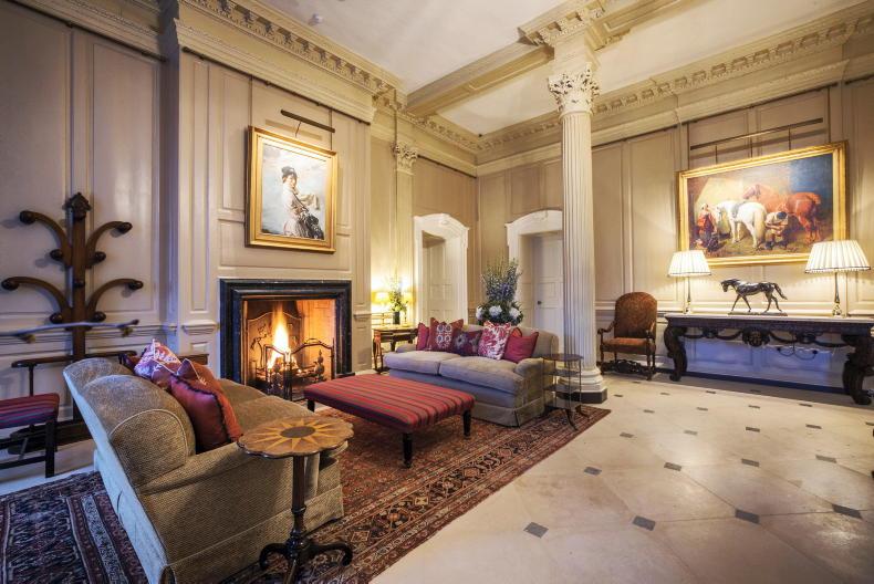 PARROT MOUTH: Escape to the extraordinary Cashel Palace - Vimarsana News