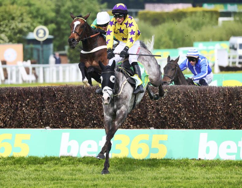 WATCH: ll Etait Temps slams Jonbon once again at Sandown 2025-12-06