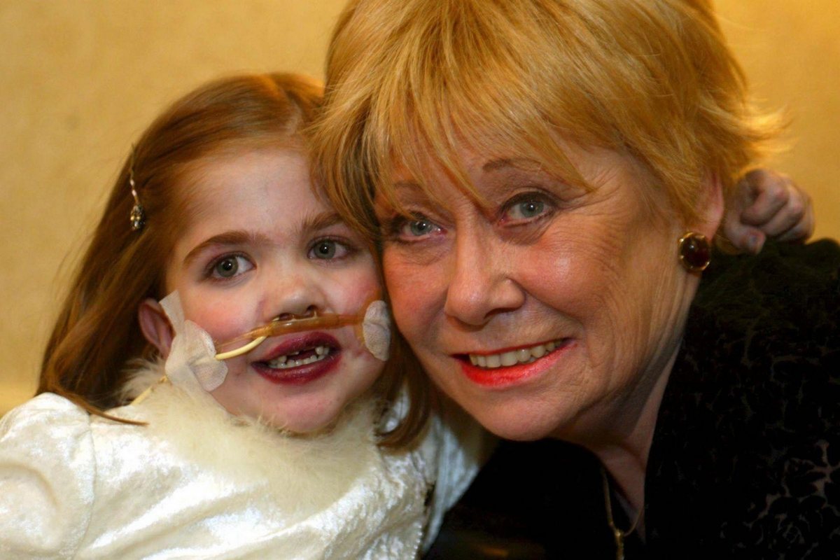 Kirsty Howard with Coronation Street's Liz Dawn
