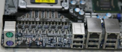 DFI X58 LANParty UT board 02[1]