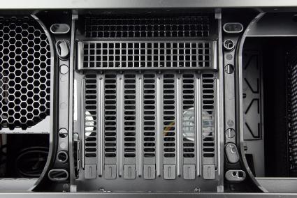 IMG 8988 silverstone fortress ft05 case review raven rv05