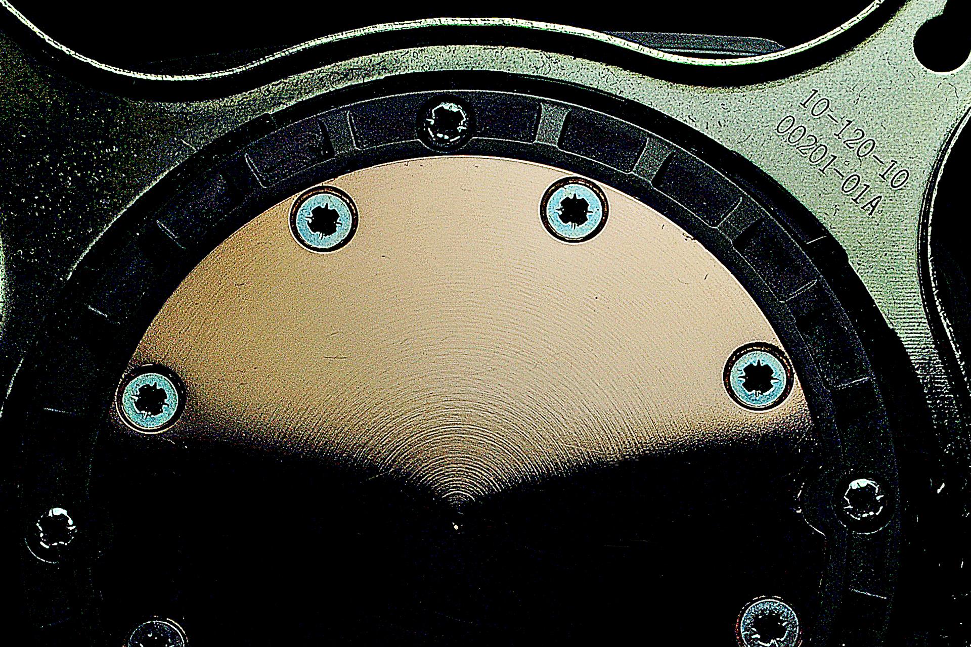 0054 ColdPlate Surface 01 Corsair H100i GTX AIO CPU Cooler Review