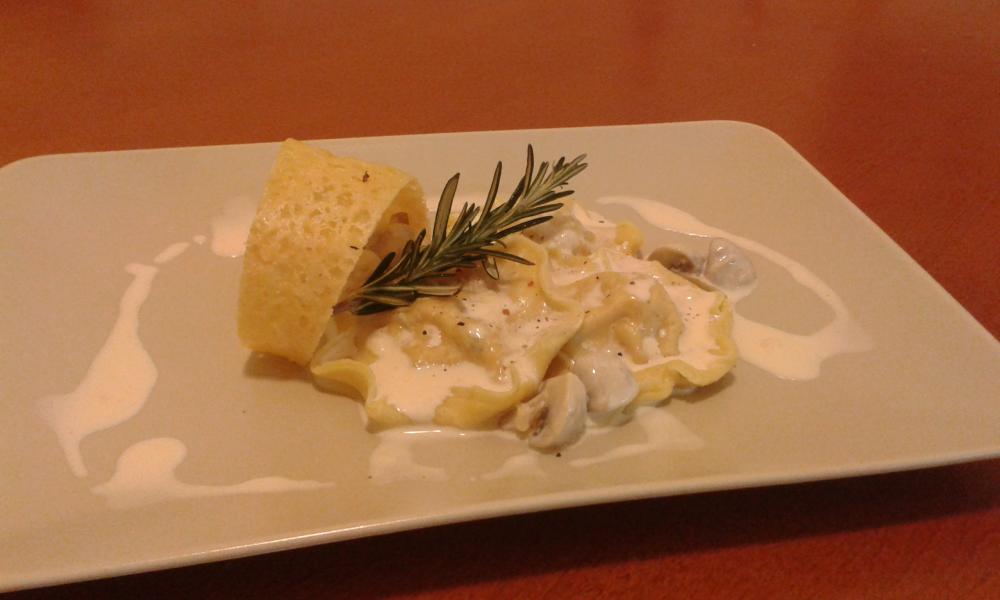 Bacon, cream cheese, rosemary raviolli.jpg