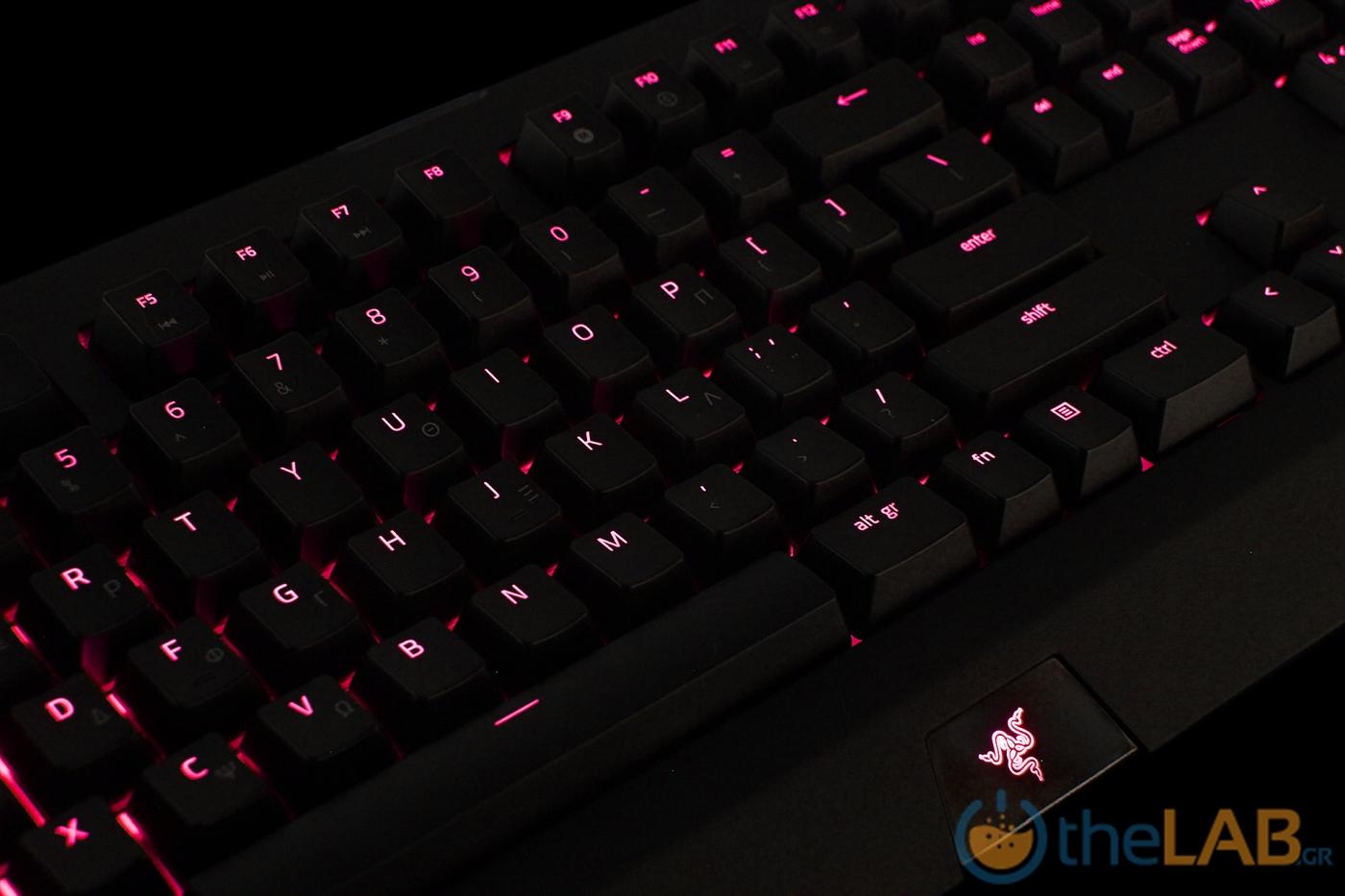 razer_blackwidow_chroma_v2_mechanical_keyboard_green_switch_gaming_greek_led_image002.jpg