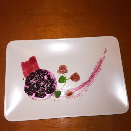 Blackberries goat cheese tart.jpg