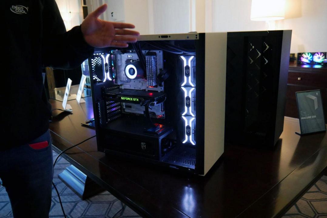 deepcool-mancube-550.jpg