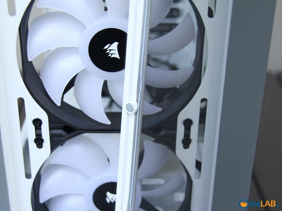 Corsair_Graphite_220T_white_rgb_atx_computer_case_mid_tower_gaming_filter_fans_exterior_design_review_image006.jpg
