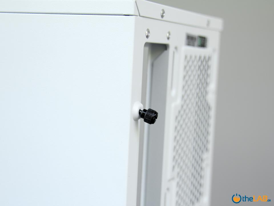 Corsair_Graphite_iCUE_220T_white_rgb_atx_computer_case_mid_tower_gaming_filter_fans_exterior_interior_design_review_image001.jpg