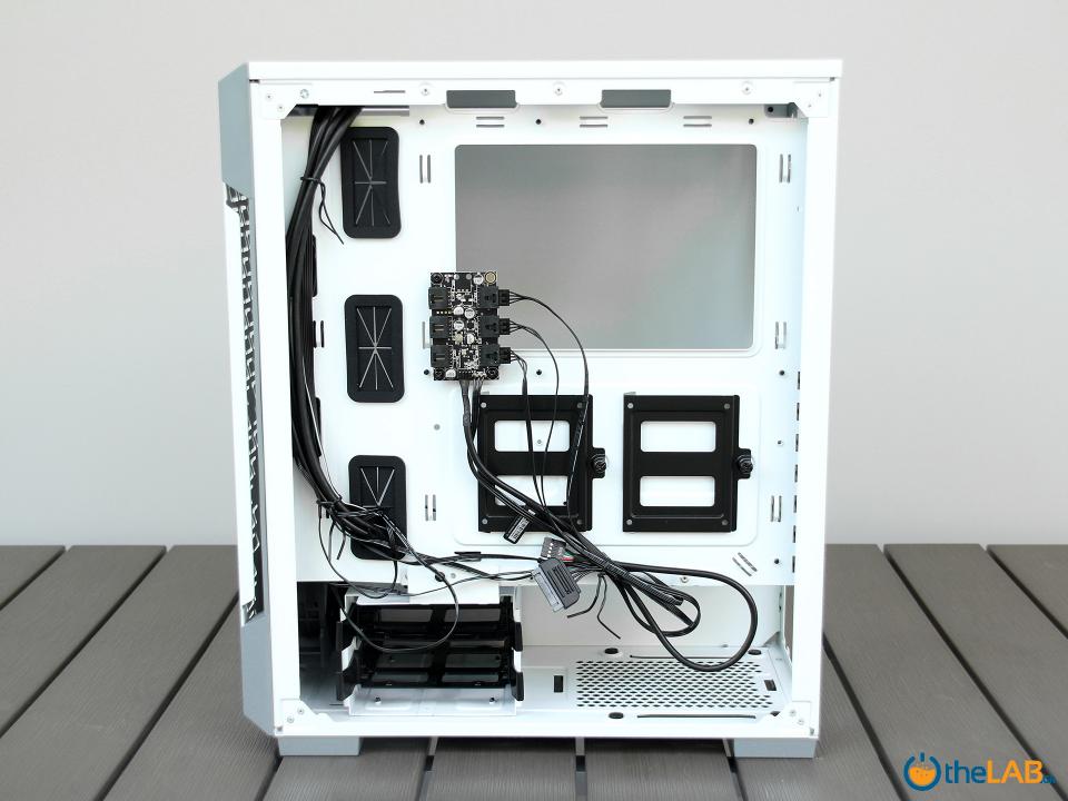 Corsair_Graphite_iCUE_220T_white_rgb_atx_computer_case_mid_tower_gaming_filter_fans_exterior_interior_design_review_image003.jpg
