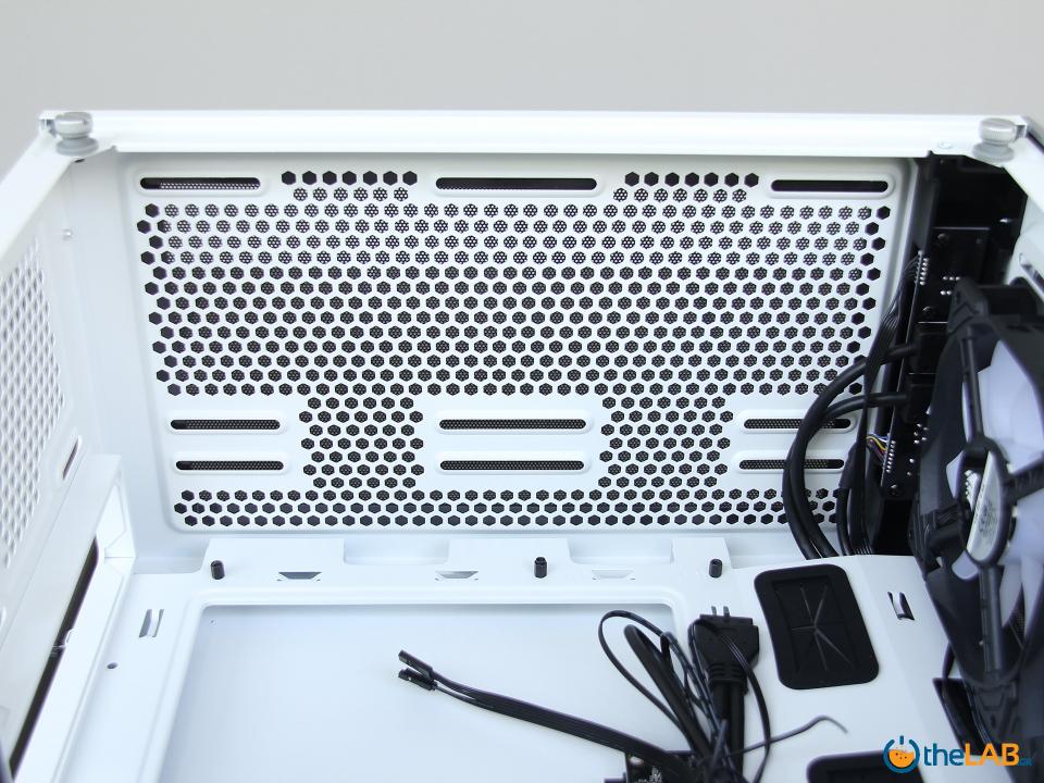 Corsair_Graphite_iCUE_220T_white_rgb_atx_computer_case_mid_tower_gaming_filter_fans_exterior_interior_design_review_image009.jpg