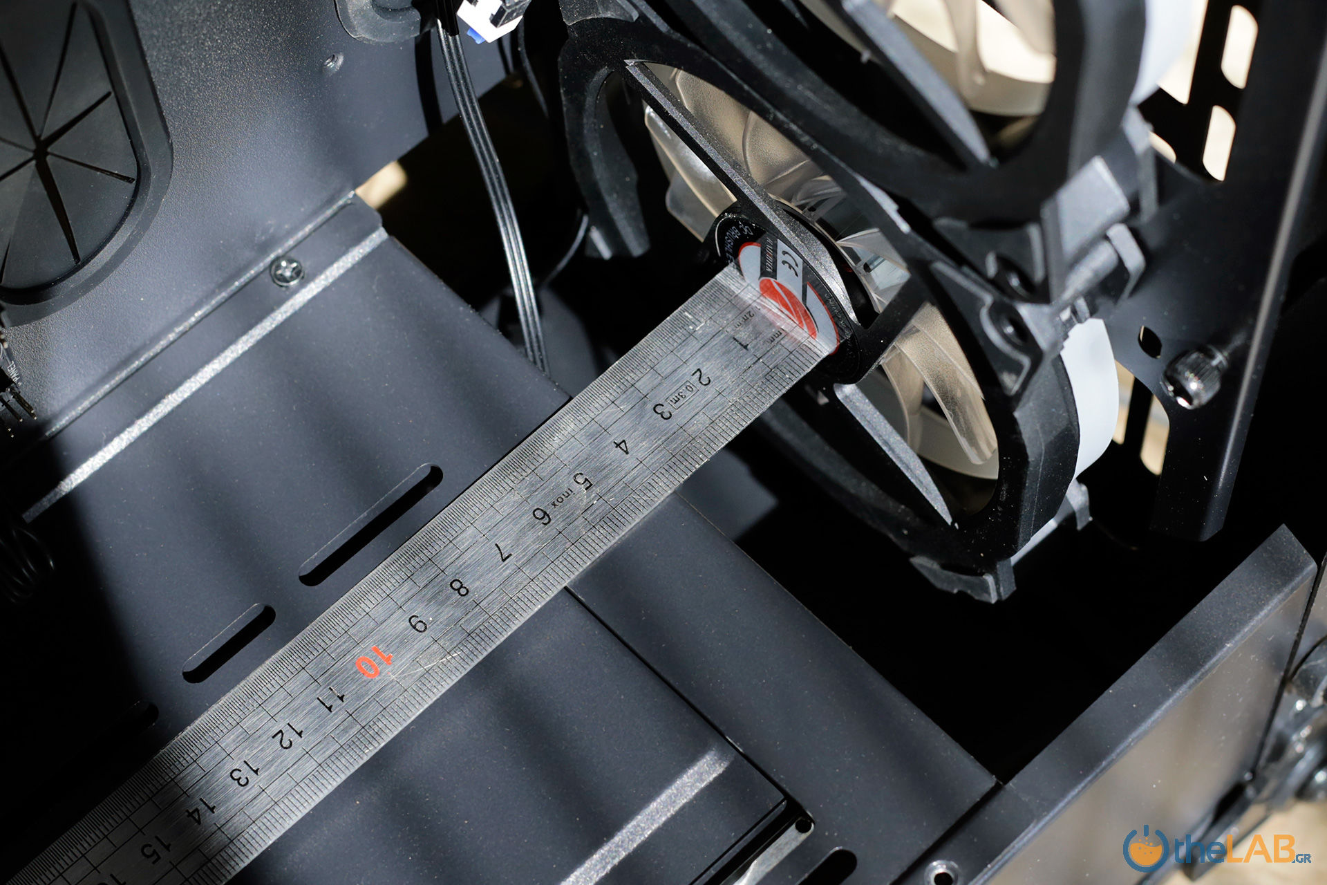 raijintek_coeus_evo_tc_case_review_unboxing_aluminum_eatx_tempered_glass_exterior_design_filters_interior_hardware_installation_watercooling_radiator_image131.jpg