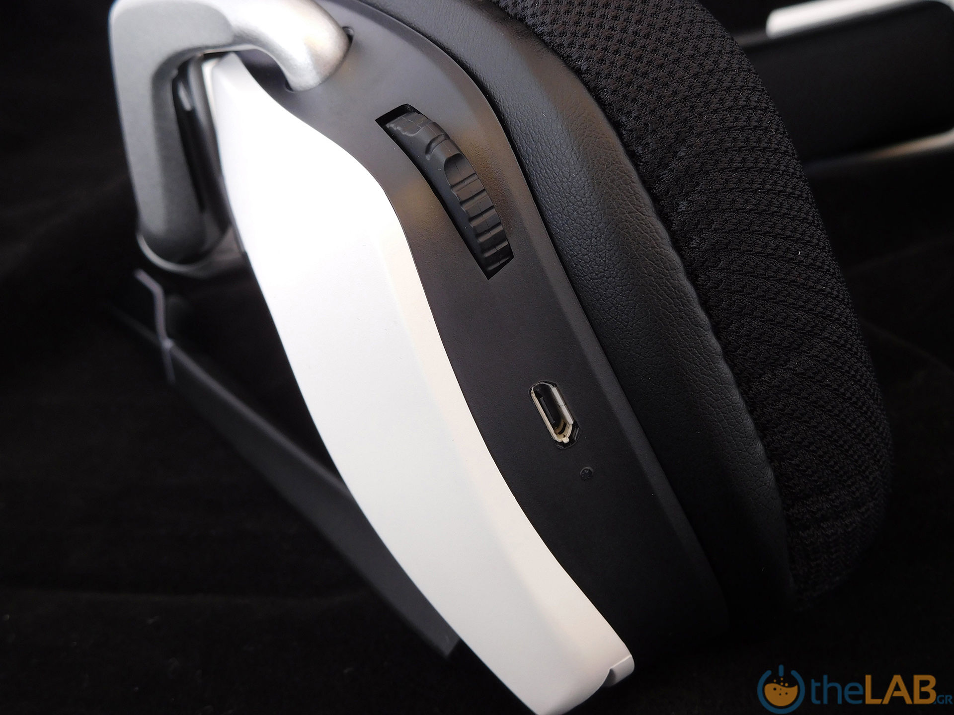 Corsair_Void_RGB_Elite_Wireless_Review_DSCN8423.jpg