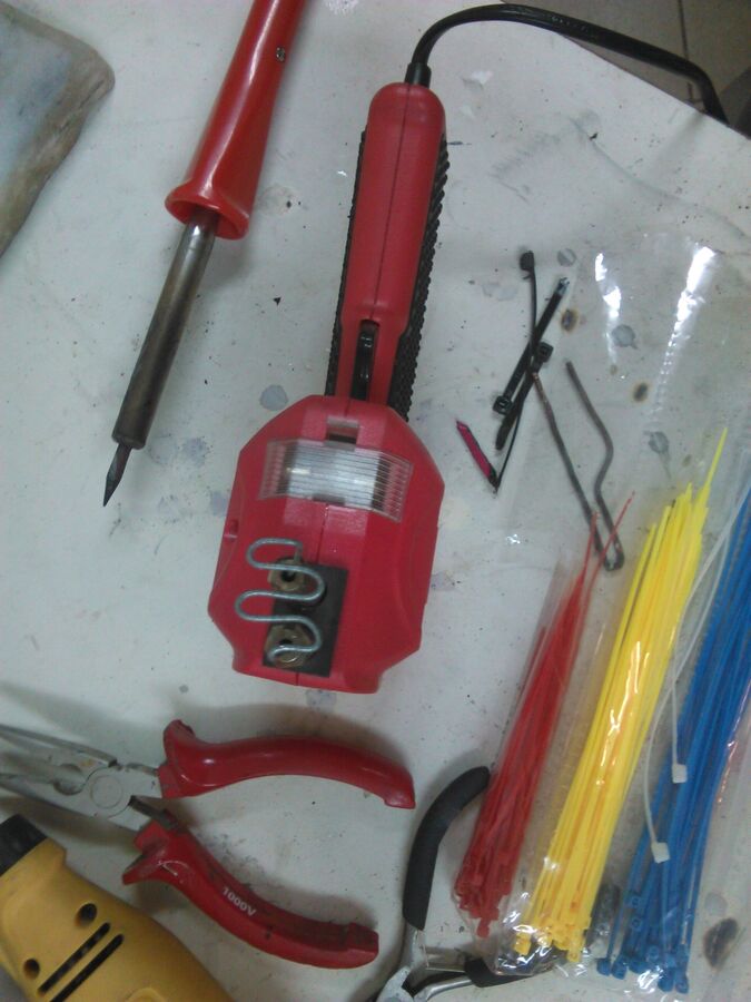 107 ΕΡΓΑΛΕΙΑ.jpg