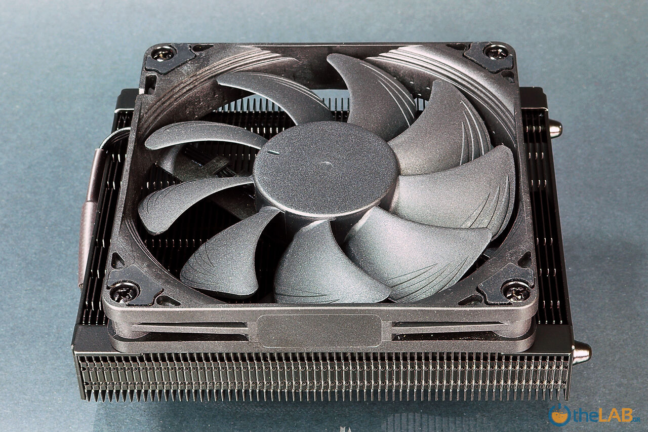 021_Noctua-NH-L9a-AM4-Chromax.Black_Cooler3[4-08_0106.jpg