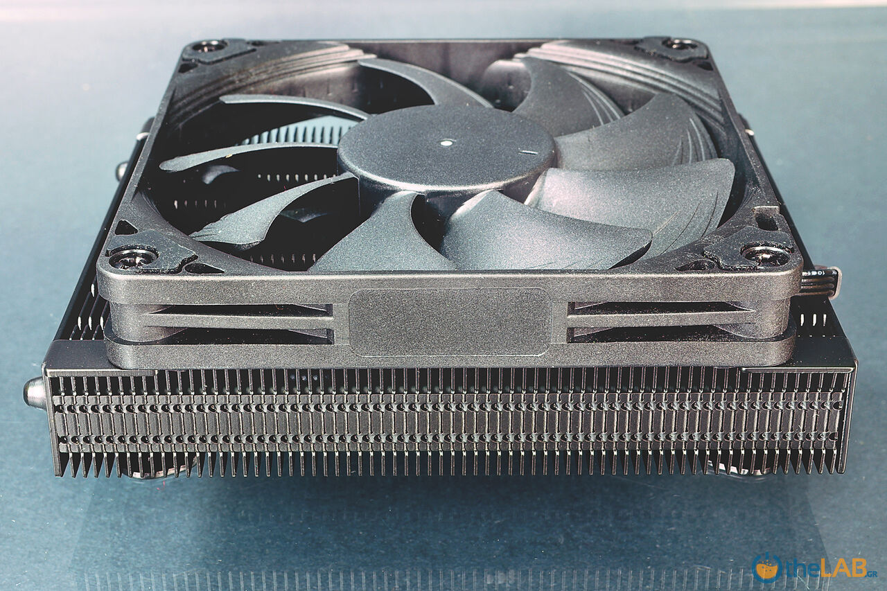 024_Noctua-NH-L9a-AM4-Chromax.Black_Cooler2[4-03_0110.jpg