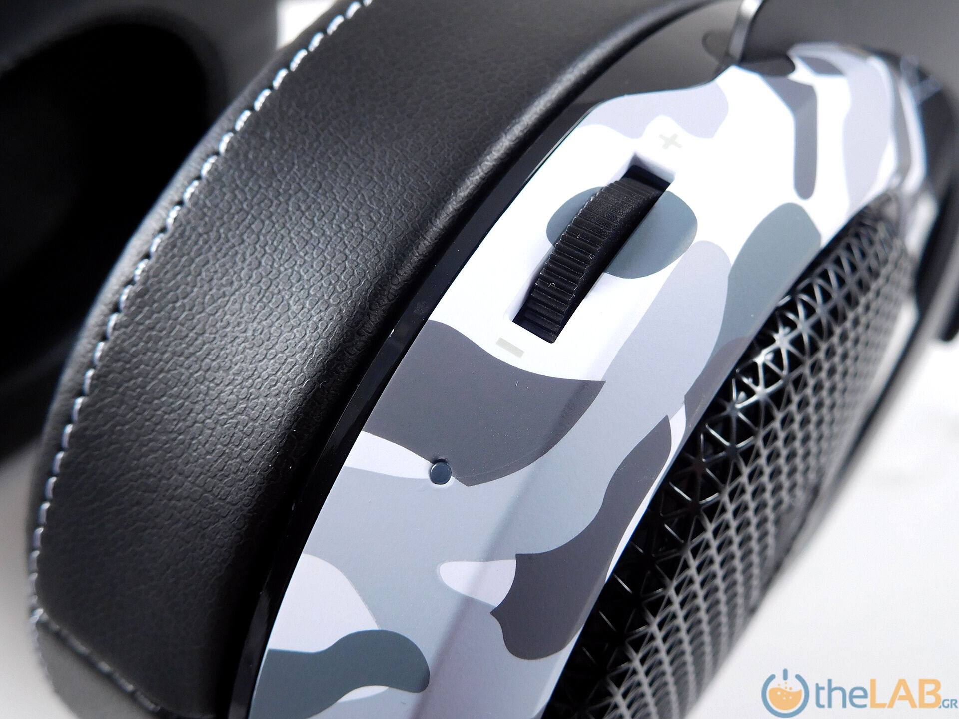 Corsair_HS60_Haptic_Gaming_Headset_Review_DSCN9085.jpg