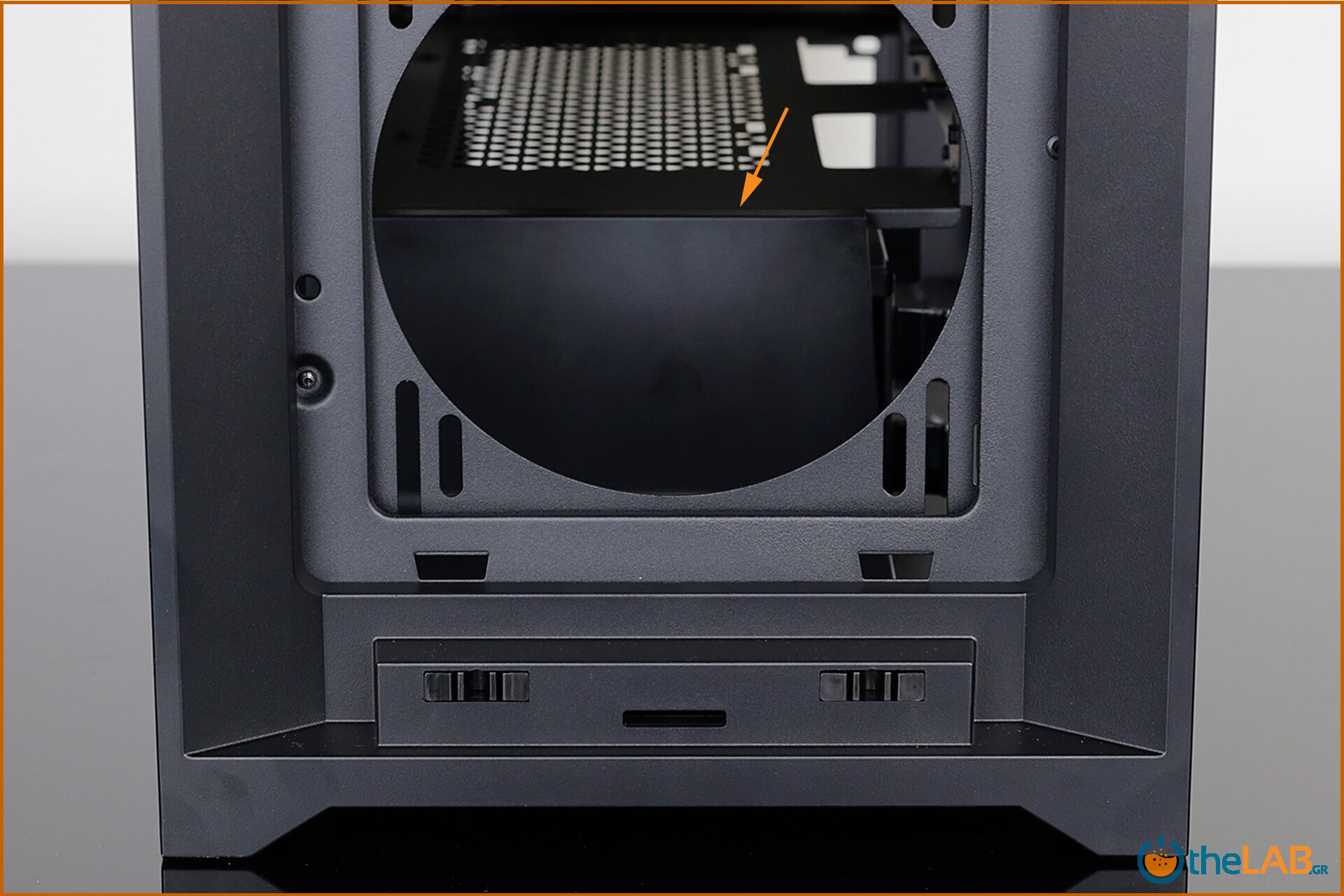 large.Corsair_icue_5000D__case_smart_exterior_interior_mid_tower_gaming_case_smart_review_image702.jpg