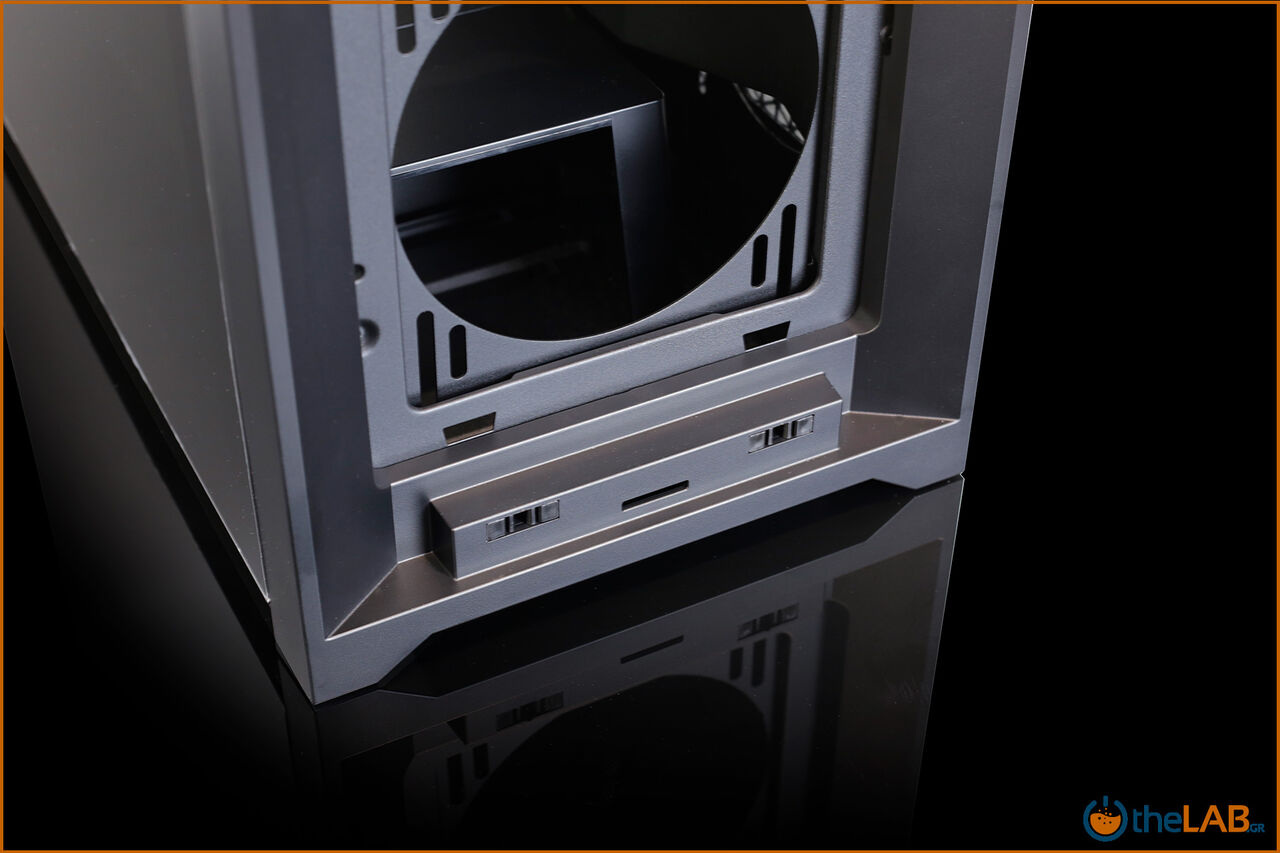 Corsair_icue_5000D__case_smart_exterior_interior_mid_tower_gaming_case_smart_review_image632.jpg