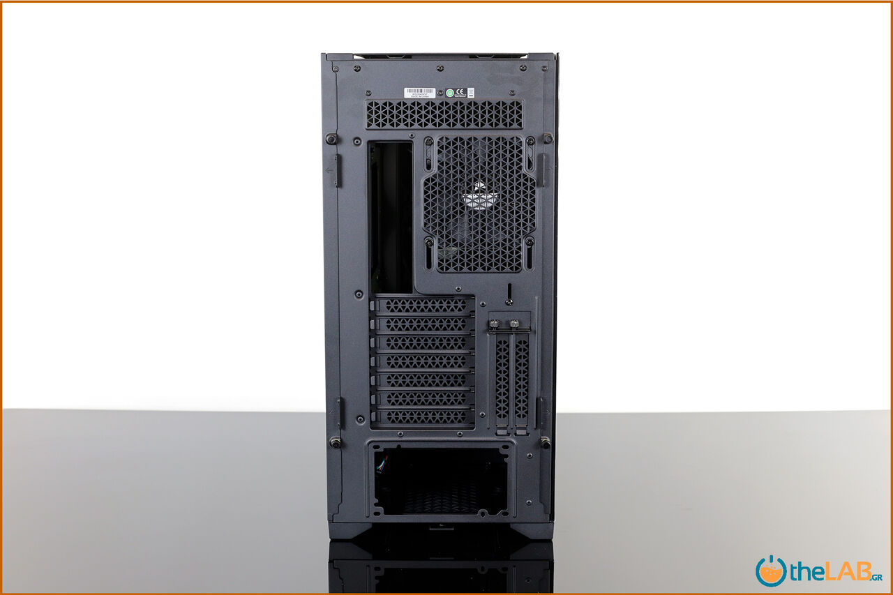 Corsair_icue_5000D__case_smart_exterior_interior_mid_tower_gaming_case_smart_review_image634.jpg