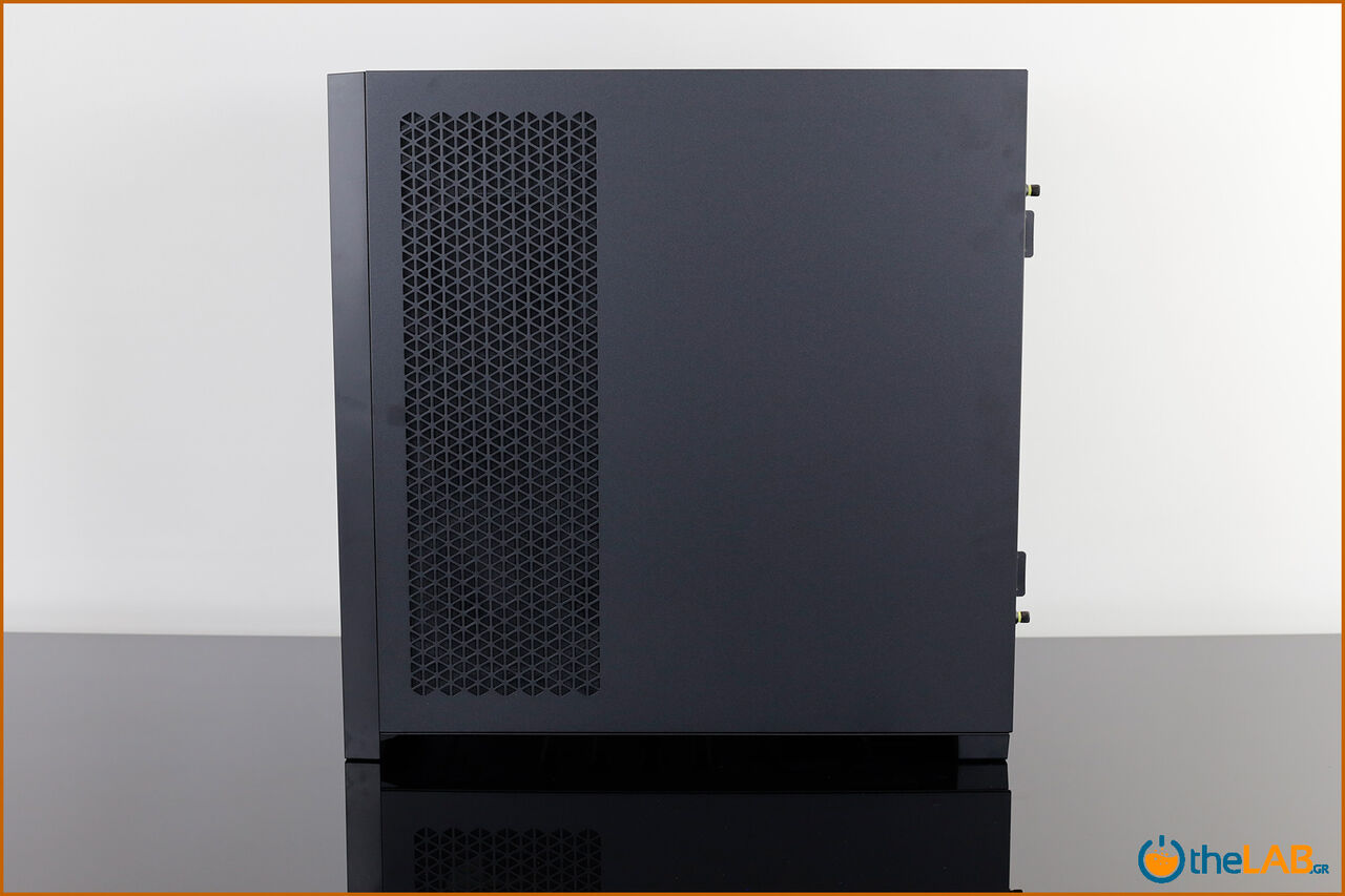 Corsair_icue_5000D__case_smart_exterior_interior_mid_tower_gaming_case_smart_review_image638.jpg