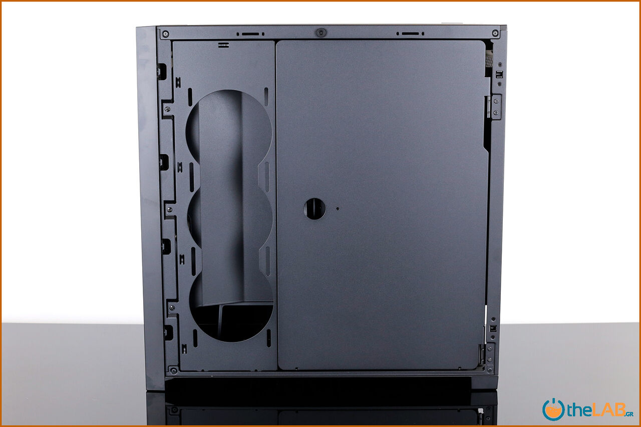 Corsair_icue_5000D__case_smart_exterior_interior_mid_tower_gaming_case_smart_review_image664.jpg