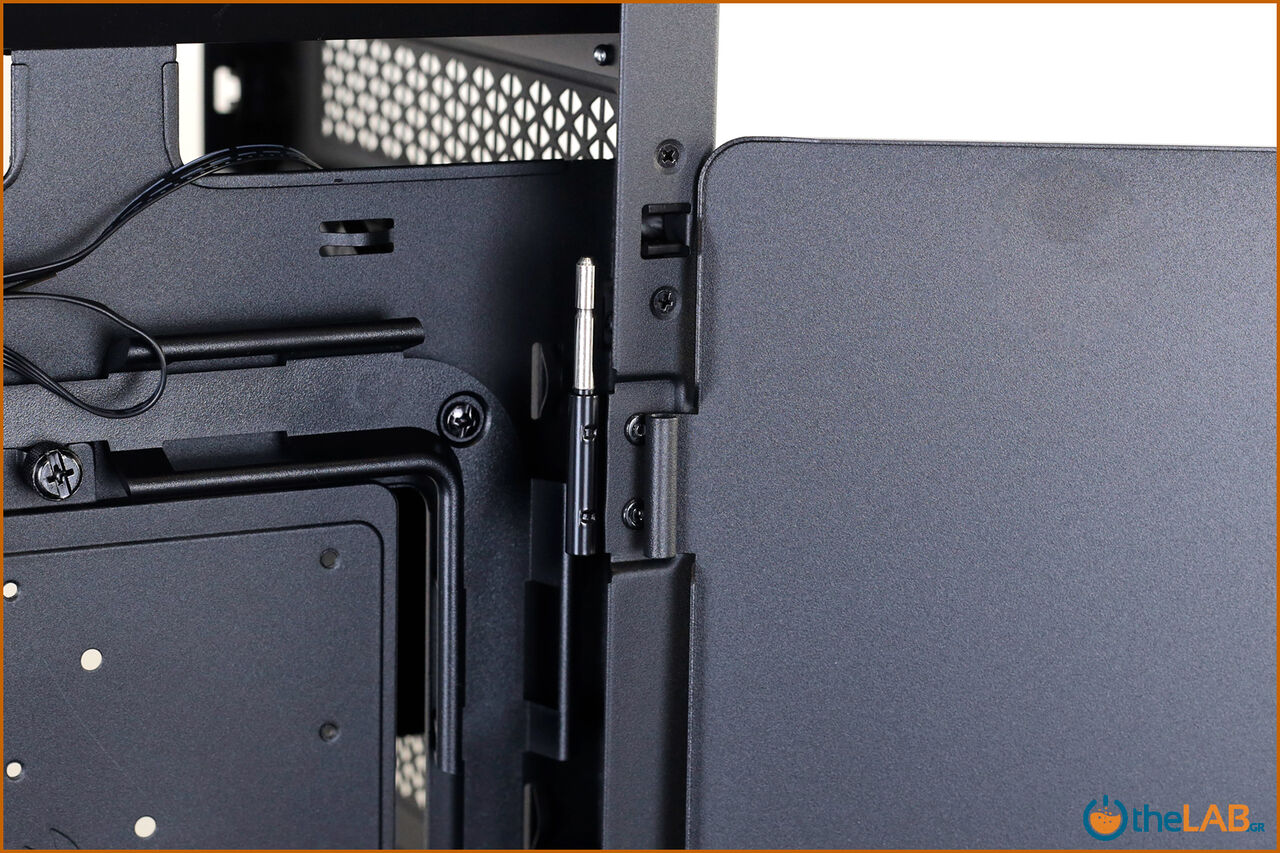 Corsair_icue_5000D__case_smart_exterior_interior_mid_tower_gaming_case_smart_review_image668.jpg