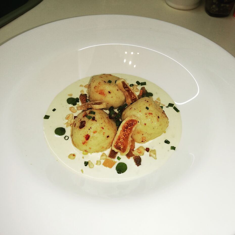 Gnudi, cuancialle, hazelnut, blue cheese sauce, chive oil, dried figs (2).jpg