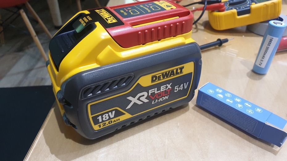 dewalt flexvolt 54v 12ah.jpg